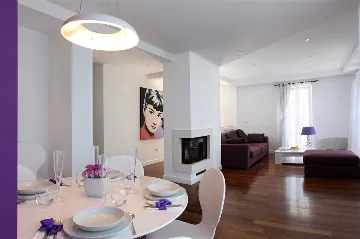 5-Bedroom Villa with Heated Pool in Drašnice