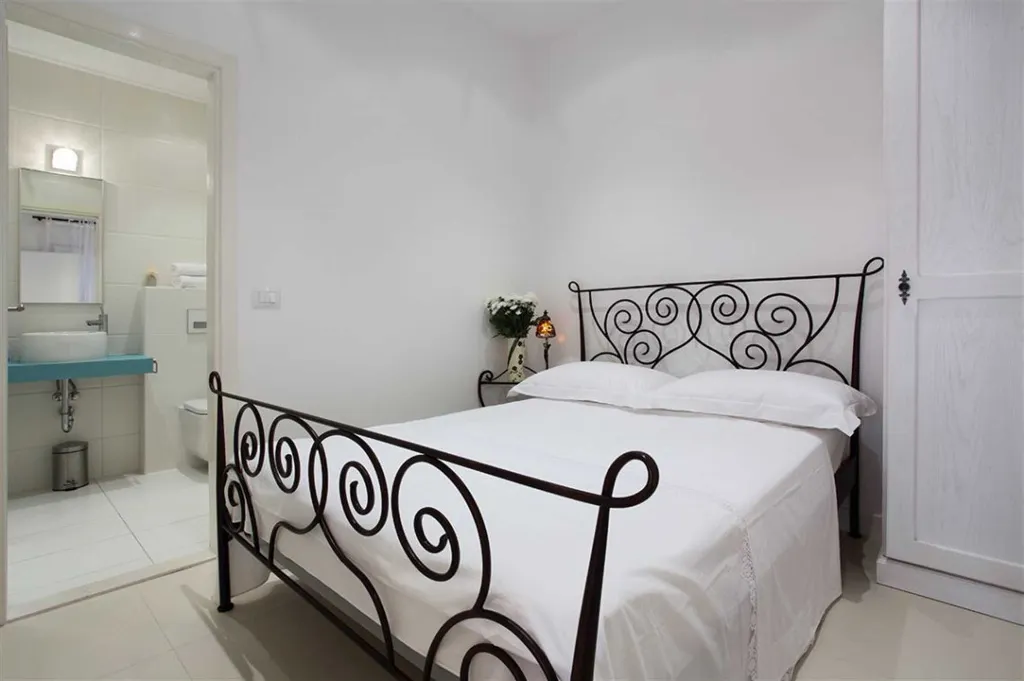 5-Bedroom Villa with Heated Pool in Drašnice