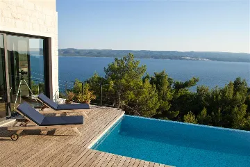 4-Bedroom Villa in Mimice for 8 Guests