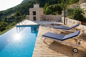 4-Bedroom Villa in Mimice for 8 Guests