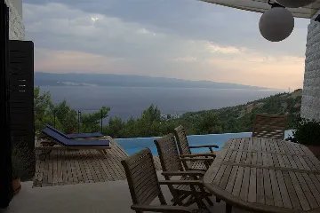 4-Bedroom Villa in Mimice for 8 Guests