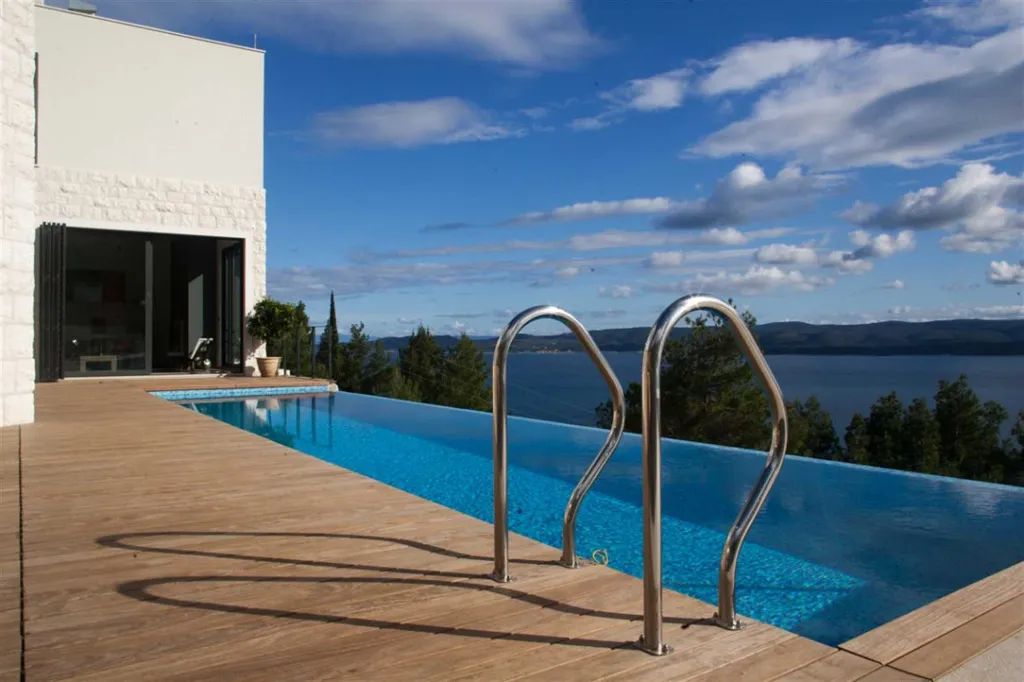 4-Bedroom Villa in Mimice for 8 Guests