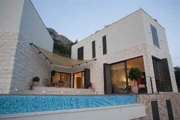 4-Bedroom Villa in Mimice for 8 Guests