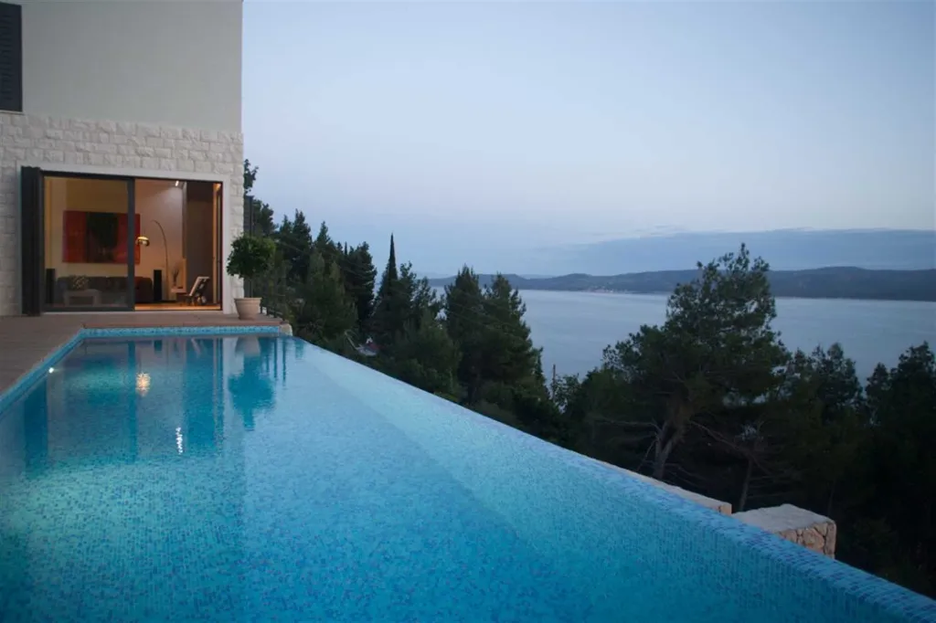4-Bedroom Villa in Mimice for 8 Guests