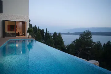 4-Bedroom Villa in Mimice for 8 Guests