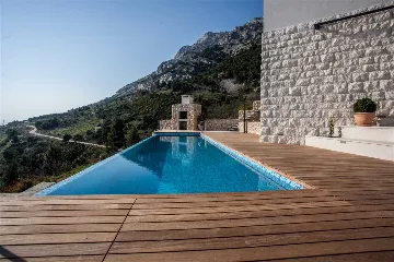4-Bedroom Villa in Mimice for 8 Guests
