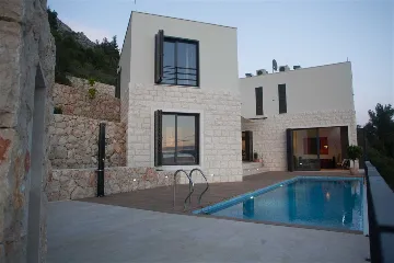 4-Bedroom Villa in Mimice for 8 Guests