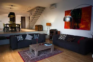 4-Bedroom Villa in Mimice for 8 Guests