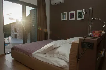 4-Bedroom Villa in Mimice for 8 Guests