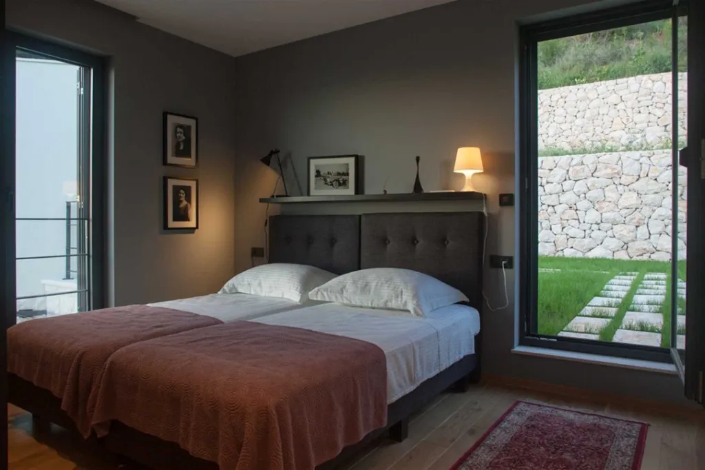 4-Bedroom Villa in Mimice for 8 Guests