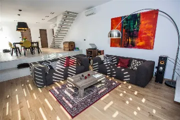 4-Bedroom Villa in Mimice for 8 Guests