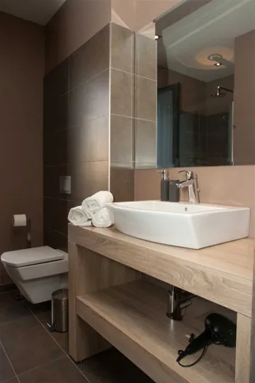 4-Bedroom Villa in Mimice for 8 Guests