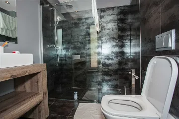 4-Bedroom Villa in Mimice for 8 Guests