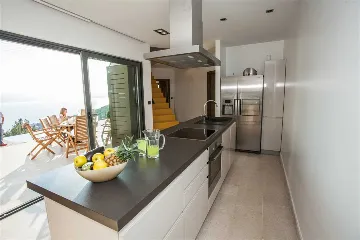 4-Bedroom Villa in Mimice for 8 Guests