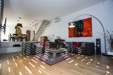 4-Bedroom Villa in Mimice for 8 Guests