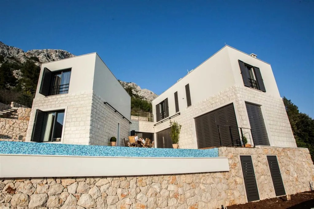 4-Bedroom Villa in Mimice for 8 Guests
