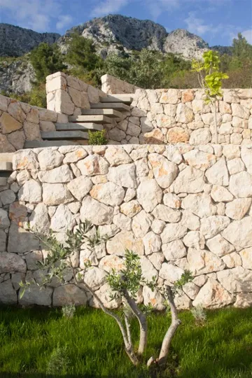 4-Bedroom Villa in Mimice for 8 Guests