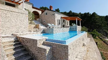Villa in Vela Luka for 8 Guests with Pool