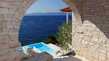 Villa in Vela Luka for 8 Guests with Pool