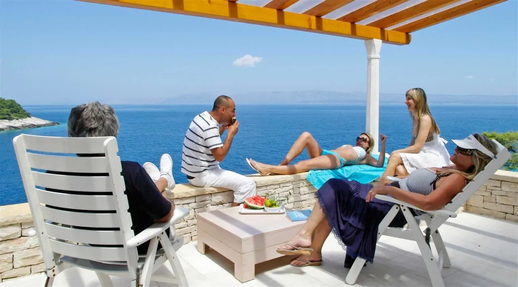 Villa in Vela Luka for 8 Guests with Pool
