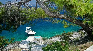 Villa in Vela Luka for 8 Guests with Pool