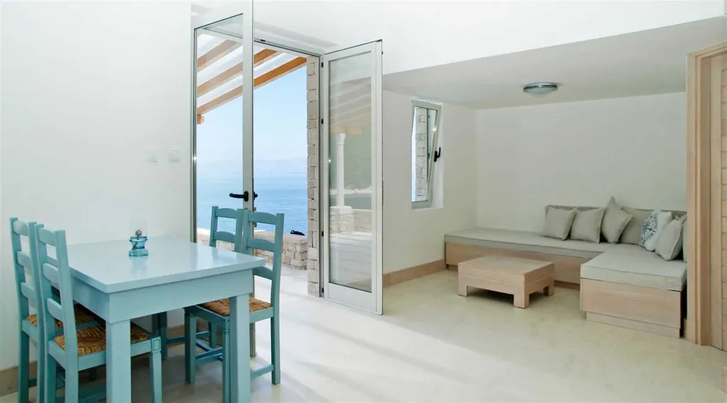 Villa in Vela Luka for 8 Guests with Pool
