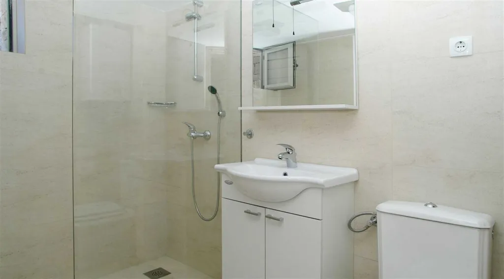 Villa in Vela Luka for 8 Guests with Pool