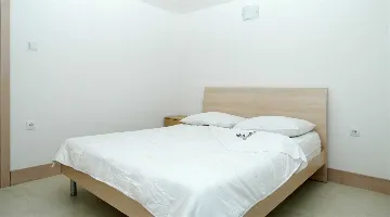 Villa in Vela Luka for 8 Guests with Pool