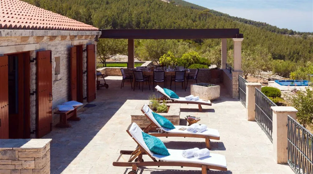 Stone Villa with Pool in Prigradica, Vela Luka
