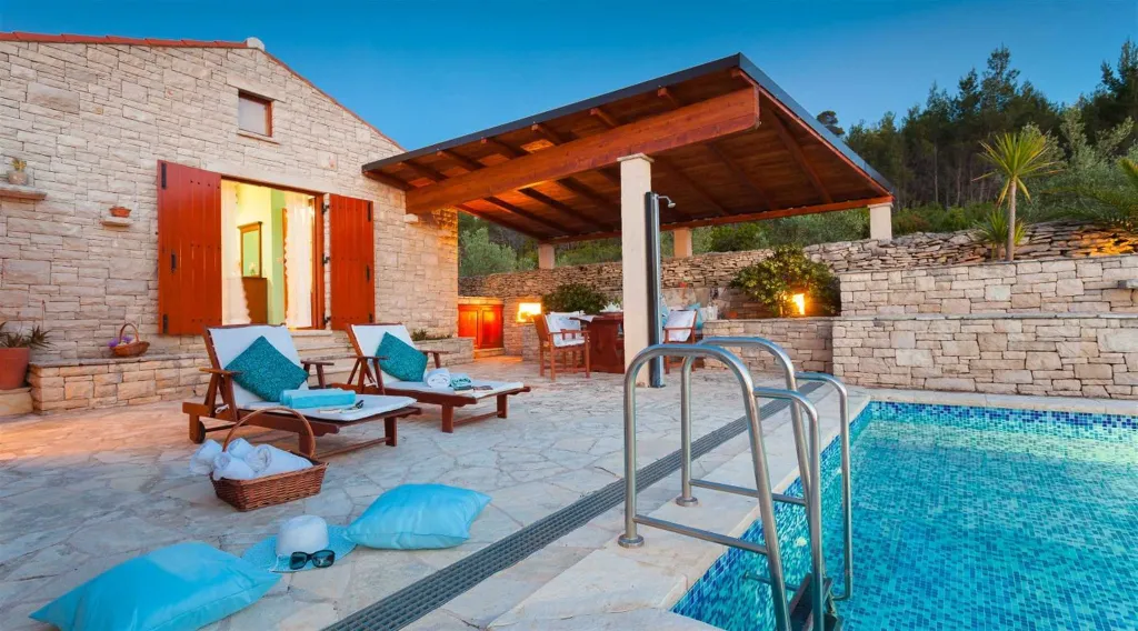 Stone Villa with Pool in Prigradica, Vela Luka