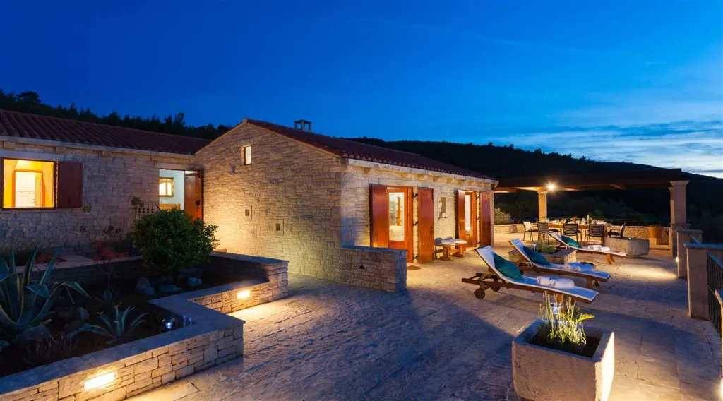 Stone Villa with Pool in Prigradica, Vela Luka