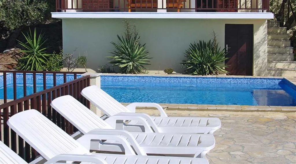 Vela Luka Air-Conditioned Villa with Private Pool