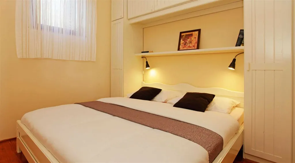 Vela Luka Air-Conditioned Villa with Private Pool
