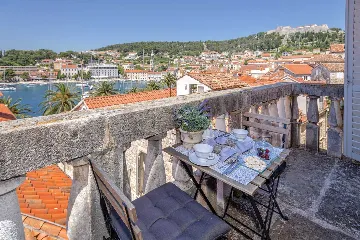 Historic 5-Bedroom Villa in Hvar with Spa Pool