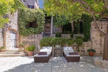 Historic 5-Bedroom Villa in Hvar with Spa Pool