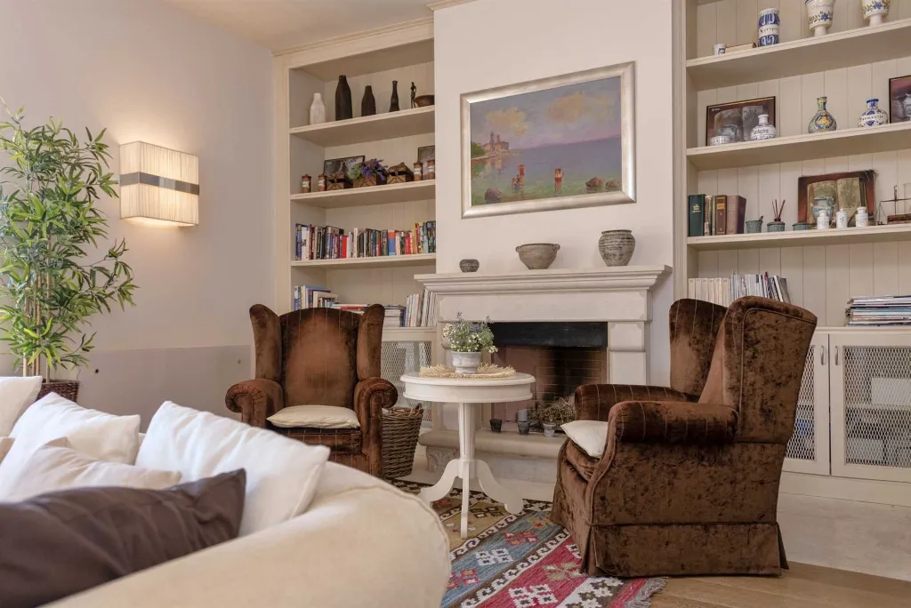 Historic 5-Bedroom Villa in Hvar with Spa Pool