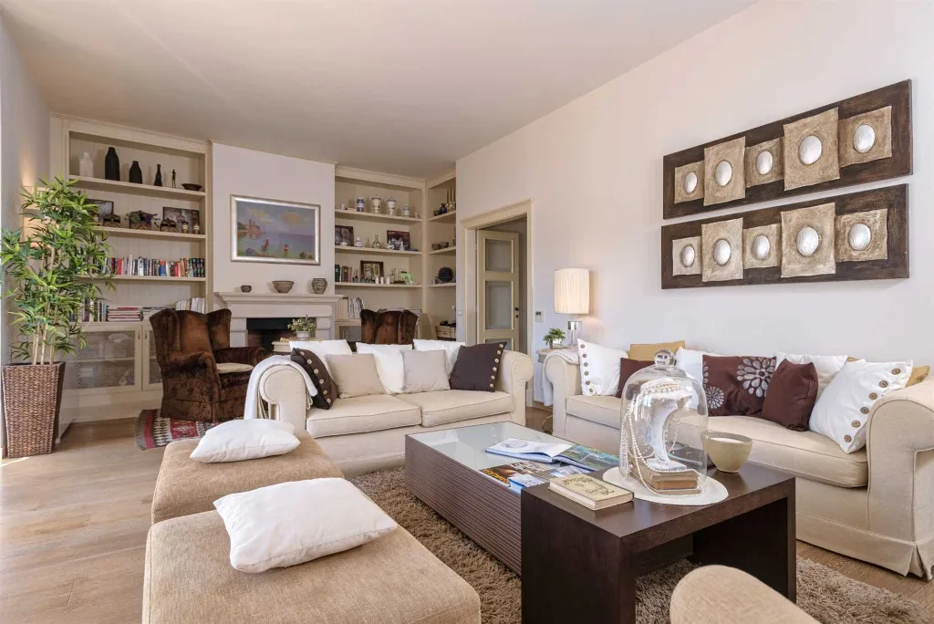 Historic 5-Bedroom Villa in Hvar with Spa Pool