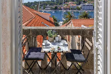 Historic 5-Bedroom Villa in Hvar with Spa Pool