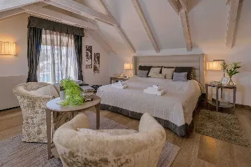 Historic 5-Bedroom Villa in Hvar with Spa Pool