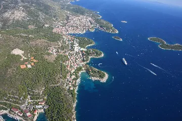 Historic 5-Bedroom Villa in Hvar with Spa Pool