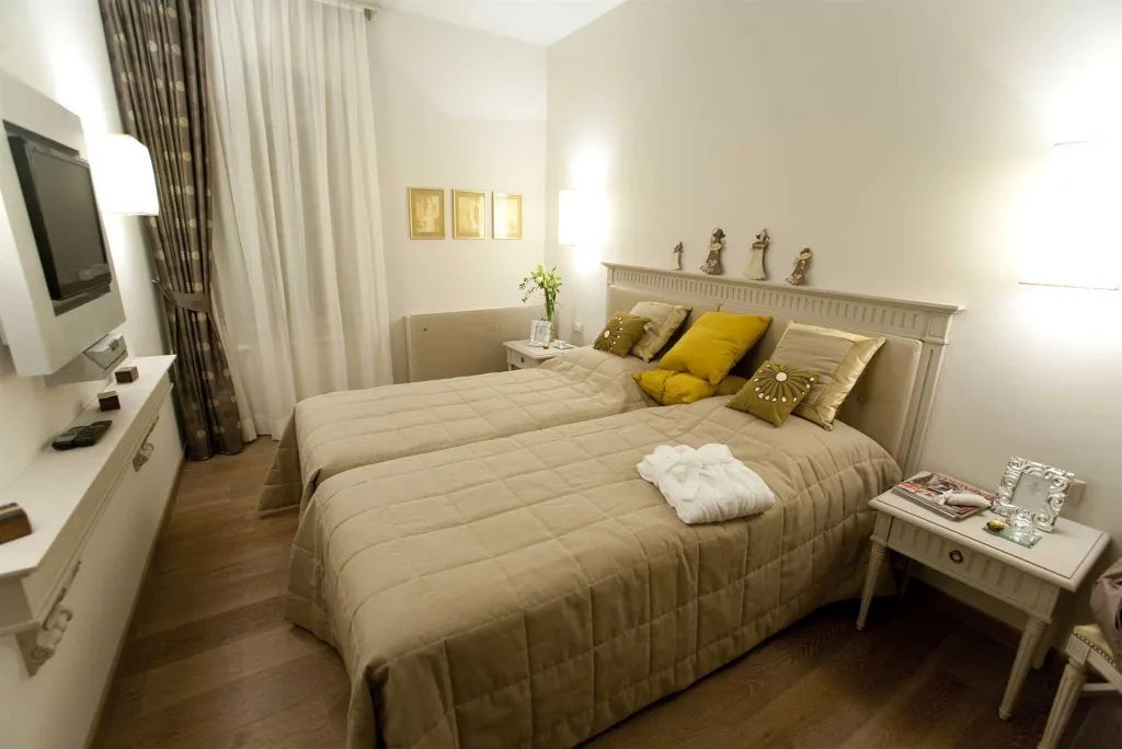 Historic 5-Bedroom Villa in Hvar with Spa Pool