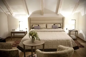 Historic 5-Bedroom Villa in Hvar with Spa Pool