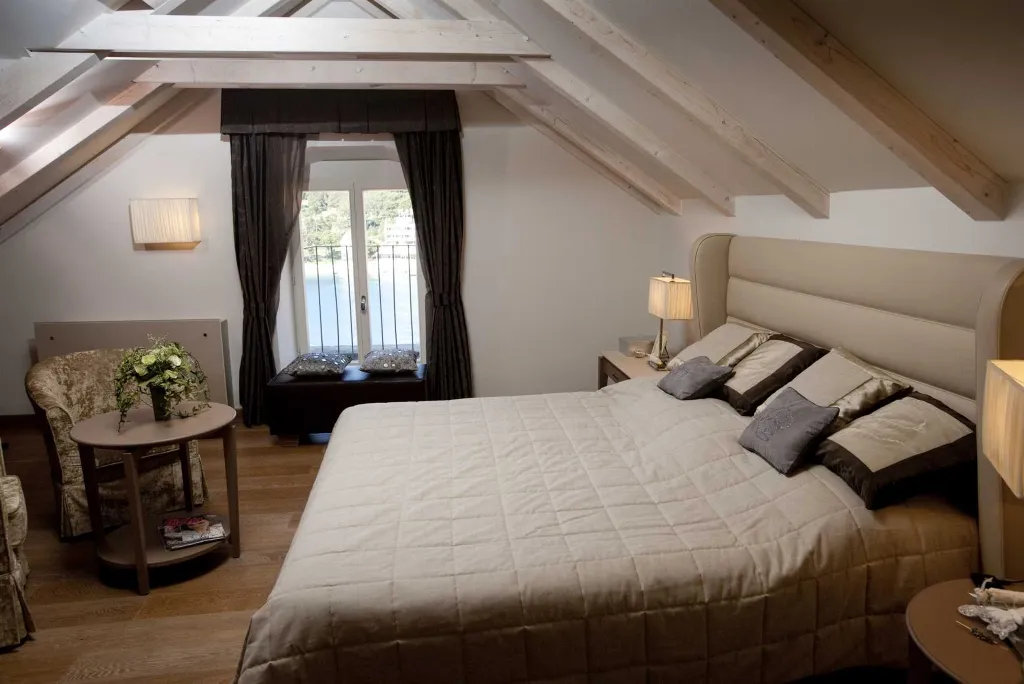 Historic 5-Bedroom Villa in Hvar with Spa Pool