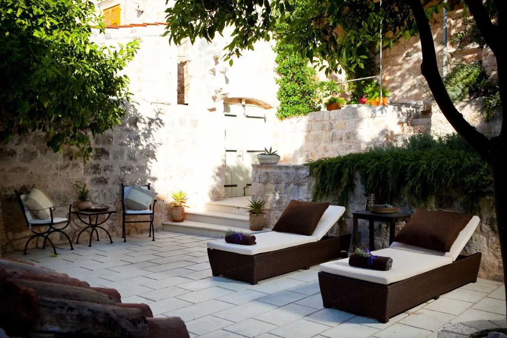 Historic 5-Bedroom Villa in Hvar with Spa Pool
