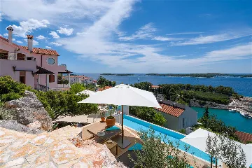 Villa with Heated Pool in Hvar for Up to 17 Guests