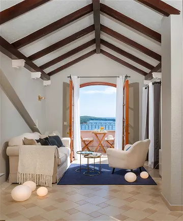 Villa with Heated Pool in Hvar for Up to 17 Guests