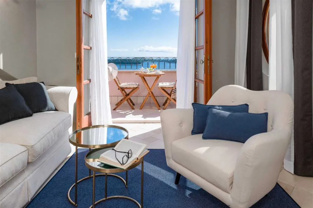 Villa with Heated Pool in Hvar for Up to 17 Guests