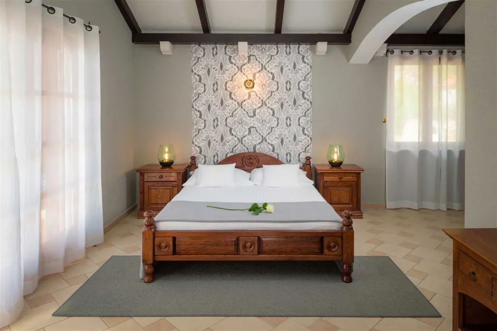 Villa with Heated Pool in Hvar for Up to 17 Guests