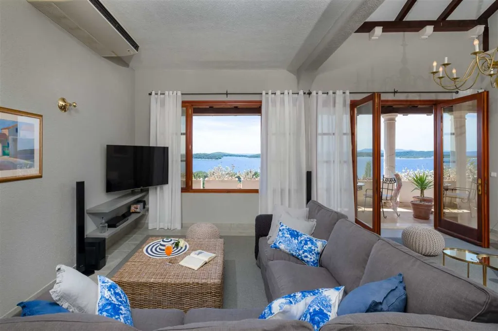 Villa with Heated Pool in Hvar for Up to 17 Guests