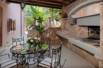 Villa with Heated Pool in Hvar for Up to 17 Guests